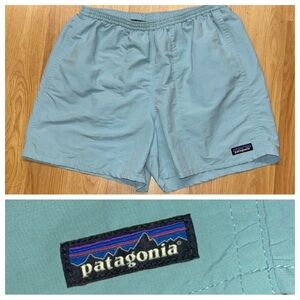 Patagonia Mens size Medium blue shorts hiking swimming casual elastic